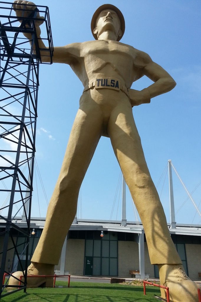 Riverview RV Park | Tulsa Area | Golden Driller